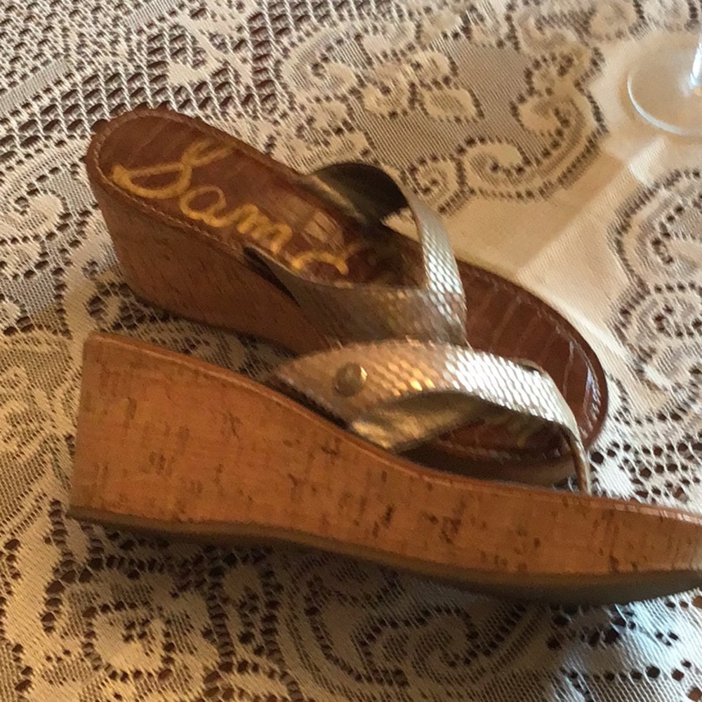 Shoes - Picture 2 of 4